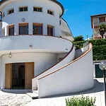 Marcelli, Trilocale Con Balcone E Posto Auto Apartman