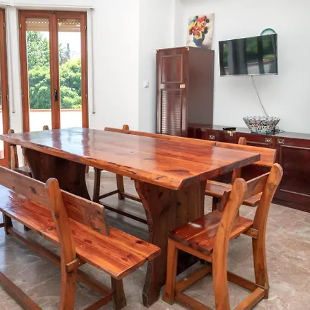 Marcelli, Trilocale Con Balcone E Posto Auto Marcelli