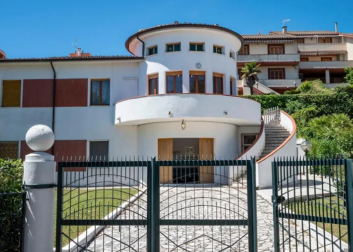 Lejlighed Marcelli, Trilocale Con Balcone E Posto Auto *