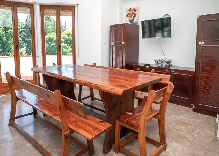 Marcelli, Trilocale Con Balcone E Posto Auto Marcelli