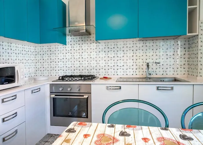 Marcelli, Trilocale Con Balcone E Posto Auto Marcelli