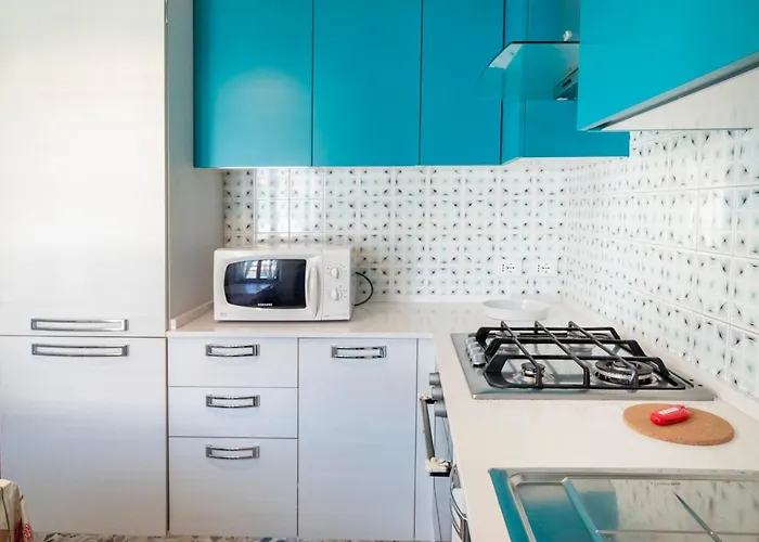 Marcelli, Trilocale Con Balcone E Posto Auto Lejlighed