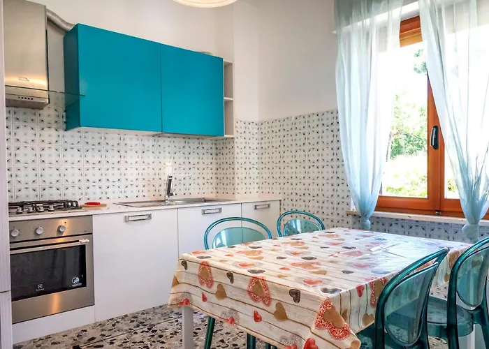 Lejlighed Marcelli, Trilocale Con Balcone E Posto Auto