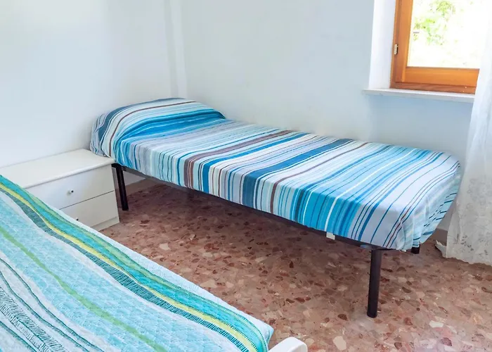 Marcelli, Trilocale Con Balcone E Posto Auto Marcelli