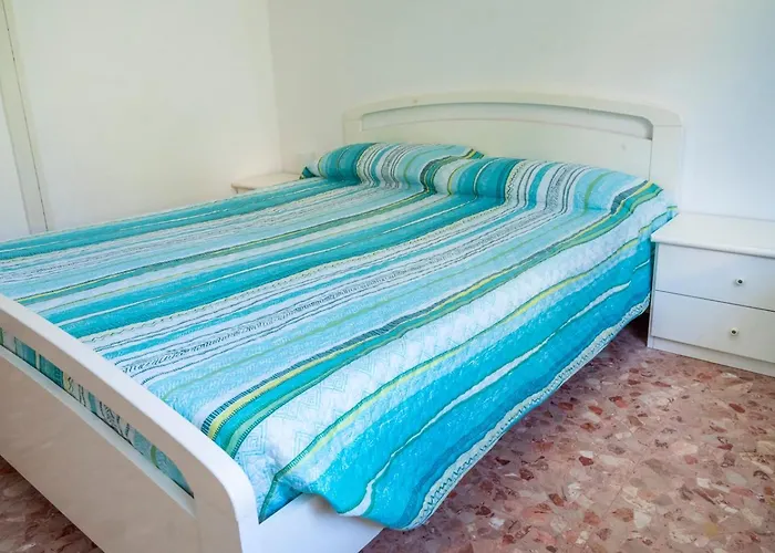 Marcelli, Trilocale Con Balcone E Posto Auto Lejlighed