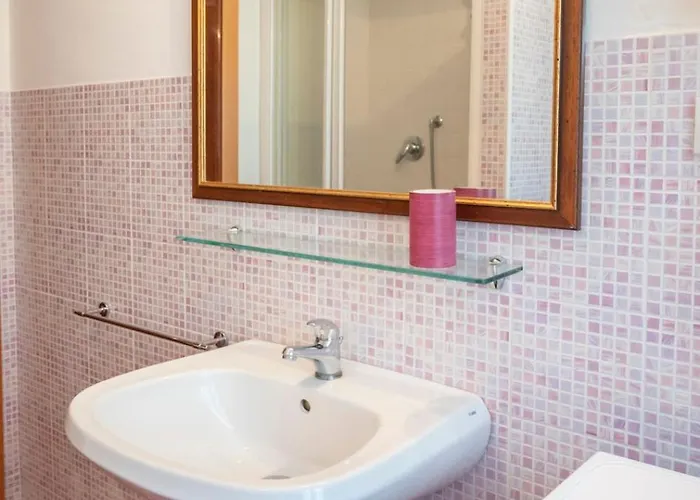 Marcelli, Trilocale Con Balcone E Posto Auto Marcelli